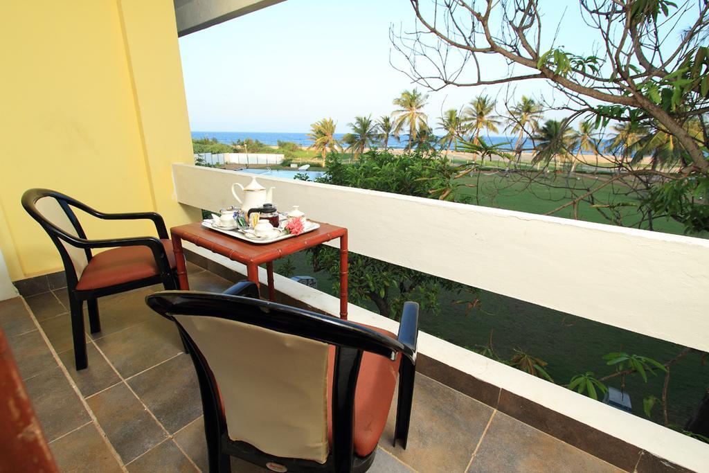 The Ashok Beach Resort Пондичерри Экстерьер фото